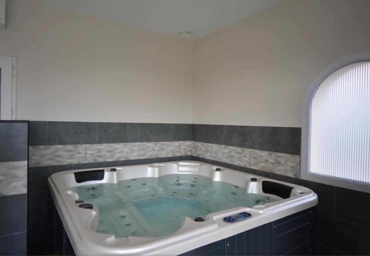 ボーリュ Au Beaulieu Bed & Breakfast エクステリア 写真