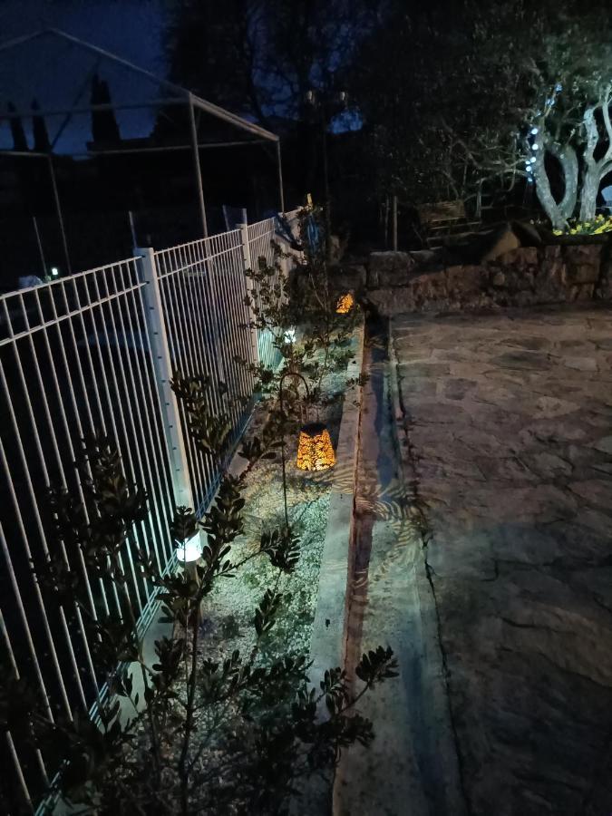 ボーリュ Au Beaulieu Bed & Breakfast エクステリア 写真
